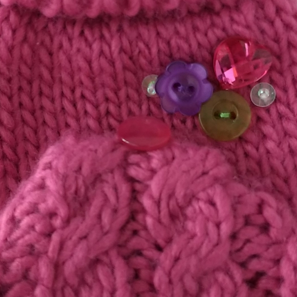 Cable knit scarf/mitten set & extra pair of mitts - Picture 3 of 9